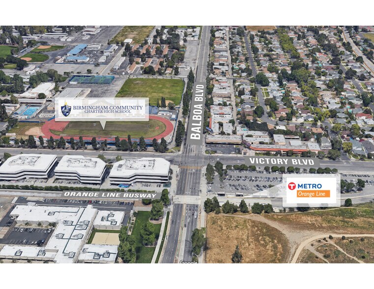 16851 Victory Blvd, Van Nuys, CA à louer - Photo de l’immeuble – Image 2 sur 8