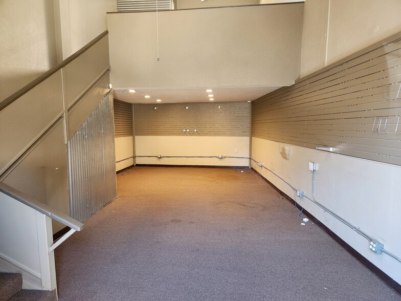 2210 Taylor Rd, Penryn, CA à louer - Photo de l’immeuble – Image 2 sur 17
