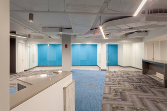 1055 Thomas Jefferson St NW, Washington, DC à louer Photo intérieure– Image 1 sur 5
