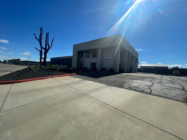 2607 N Wigwam Dr, Stockton, CA à louer - Photo de l’immeuble – Image 2 sur 13