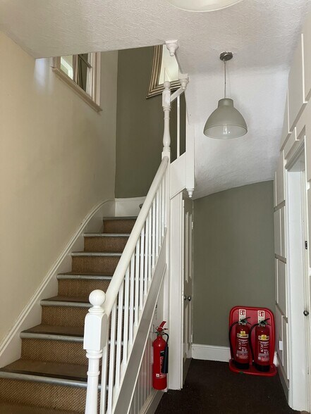19 White Ladies Clos, Worcester à vendre - Photo de l’immeuble – Image 3 sur 3