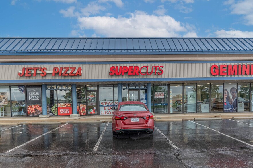 2418 Esquire Dr, Dayton, OH à louer - Photo de l’immeuble – Image 2 sur 9