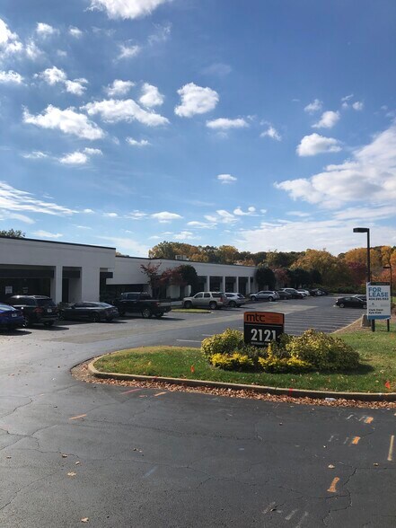2121 New Market Pky SE, Marietta, GA à louer - Photo de l’immeuble – Image 3 sur 8