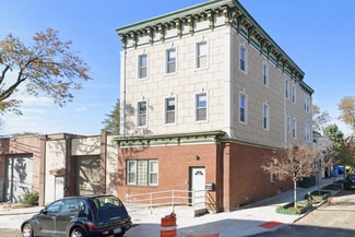Plus de détails pour 1546 125th St, College Point, NY - Bureau à vendre