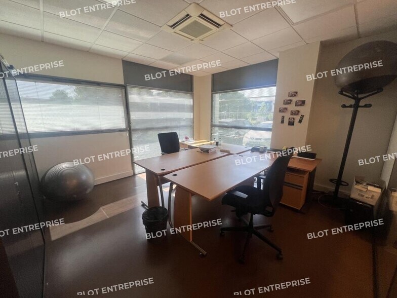 Bureau dans La Chapelle-sur-Erdre à vendre - Photo de l’immeuble – Image 2 sur 15