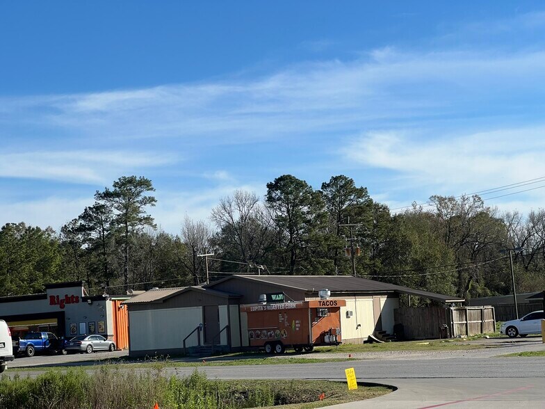 22480 Ford Rd, Porter, TX à vendre - Photo de l’immeuble – Image 3 sur 12