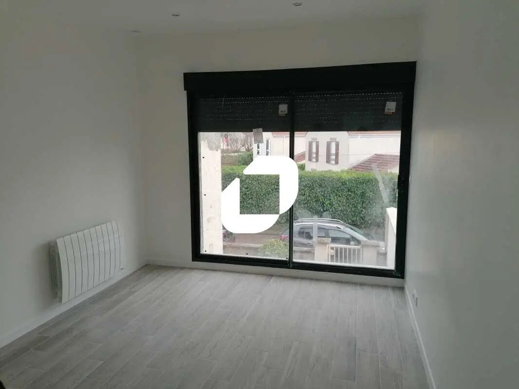 Bureau dans Saint-Leu-la-Forêt à louer Photo intérieure– Image 1 sur 6