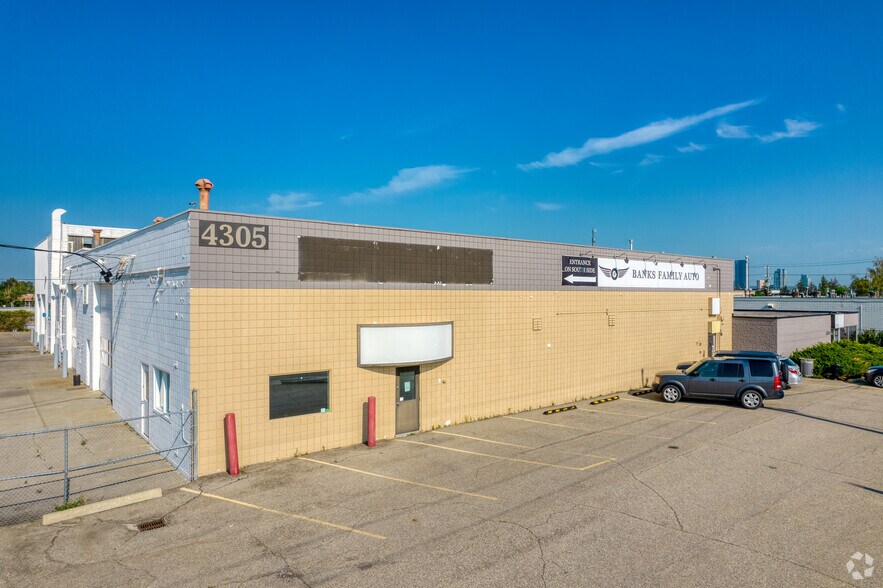 4303-4305 9th St SE, Calgary, AB à vendre - Photo de l’immeuble – Image 2 sur 12