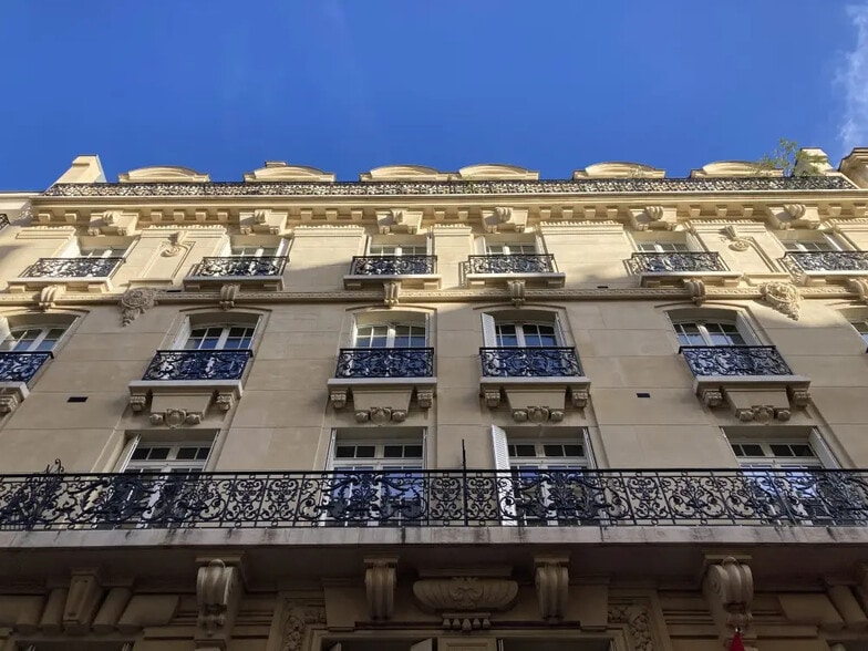 22 Rue De Caumartin, Paris à louer - Photo de l’immeuble – Image 1 sur 7