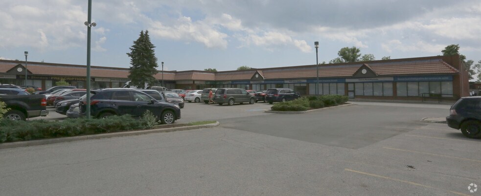 210 Memorial Ave, Orillia, ON à vendre - Photo principale – Image 1 sur 7