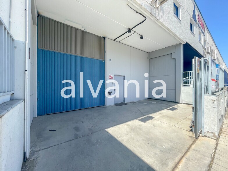 Calle Fisicas, 62, Alcorcón, Madrid à louer - Photo de l’immeuble – Image 2 sur 5
