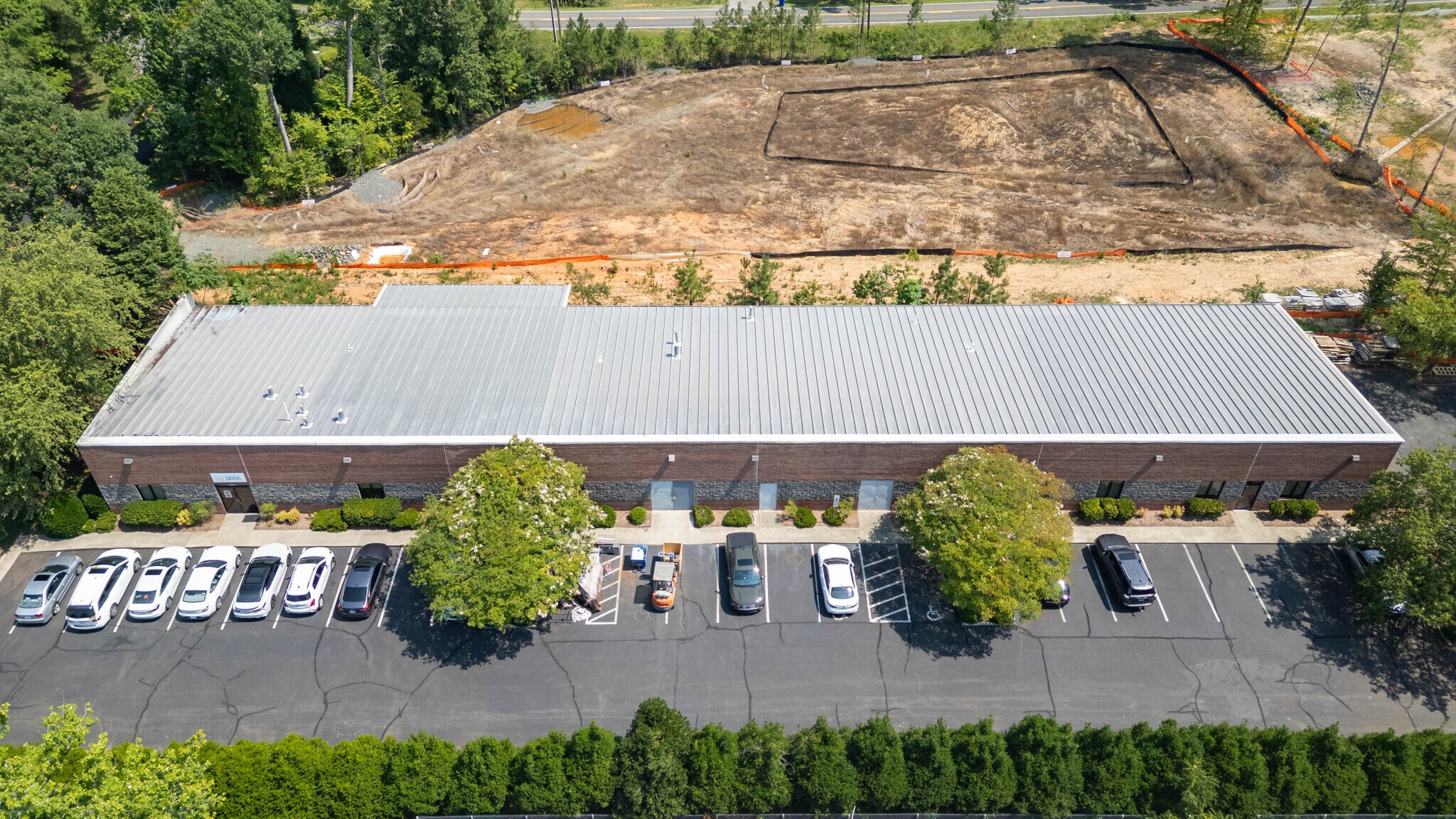 600 Meadowlands Dr, Hillsborough, NC à louer Photo de l’immeuble– Image 1 sur 20