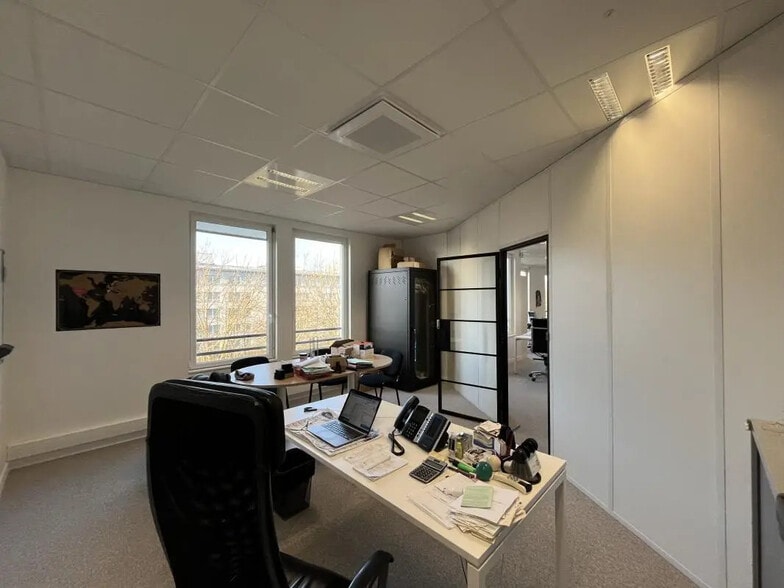 Boulevard Du Grand Fossé, Chessy à louer - Photo de l’immeuble – Image 3 sur 5