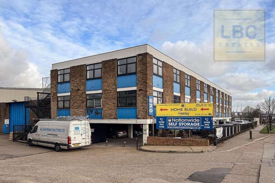620 Western Av, Londres à louer - Photo de l’immeuble – Image 3 sur 24