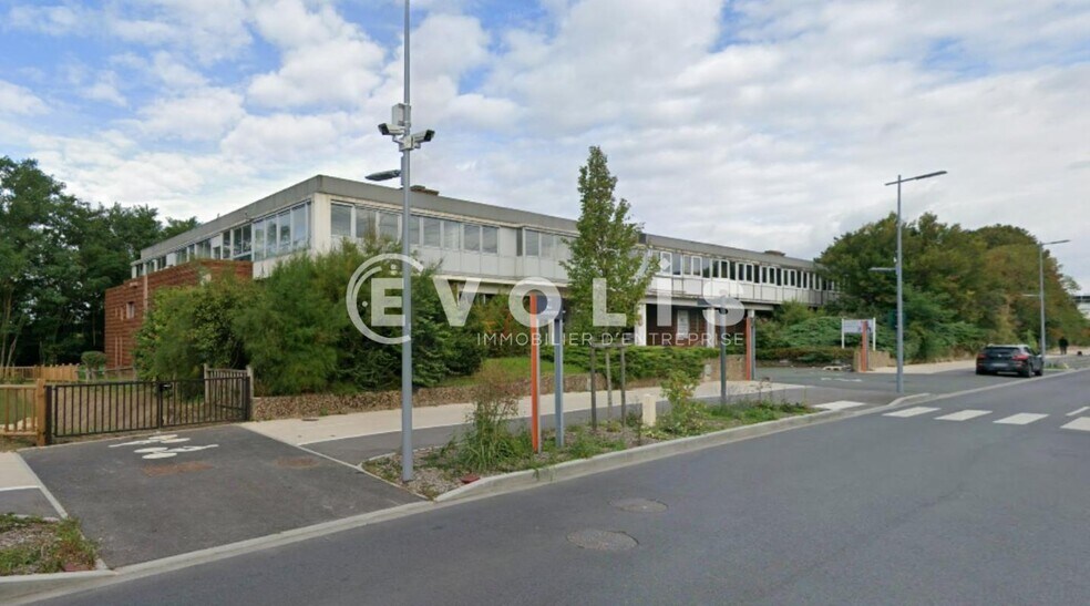 Bureau dans Igny à louer - Photo de l’immeuble – Image 1 sur 9