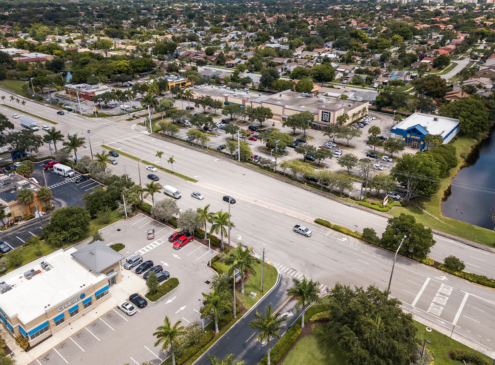3825 W Hillsboro Blvd, Deerfield Beach, FL à louer Photo de l’immeuble– Image 1 sur 21