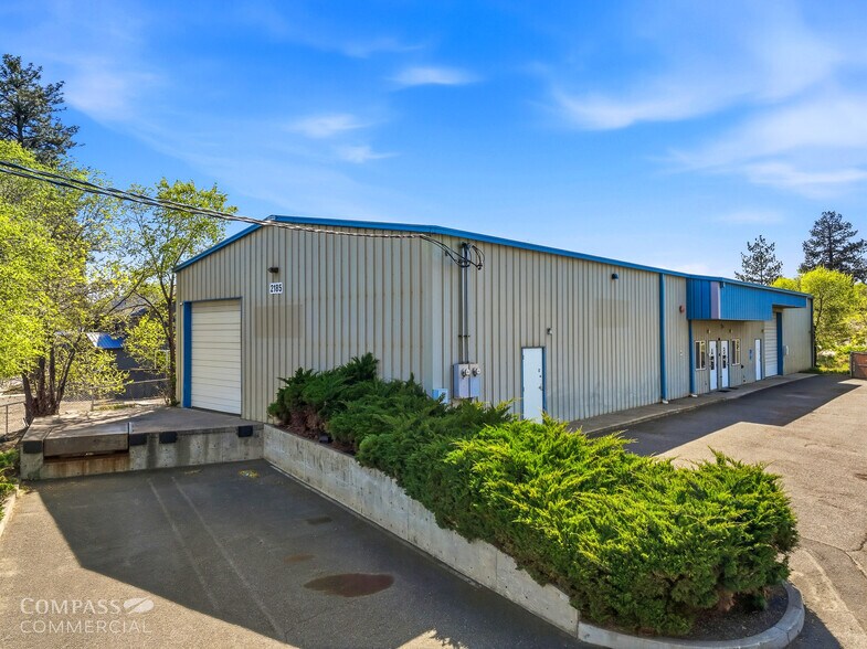2185 NE 2nd St, Bend, OR à vendre - Photo de l’immeuble – Image 3 sur 22