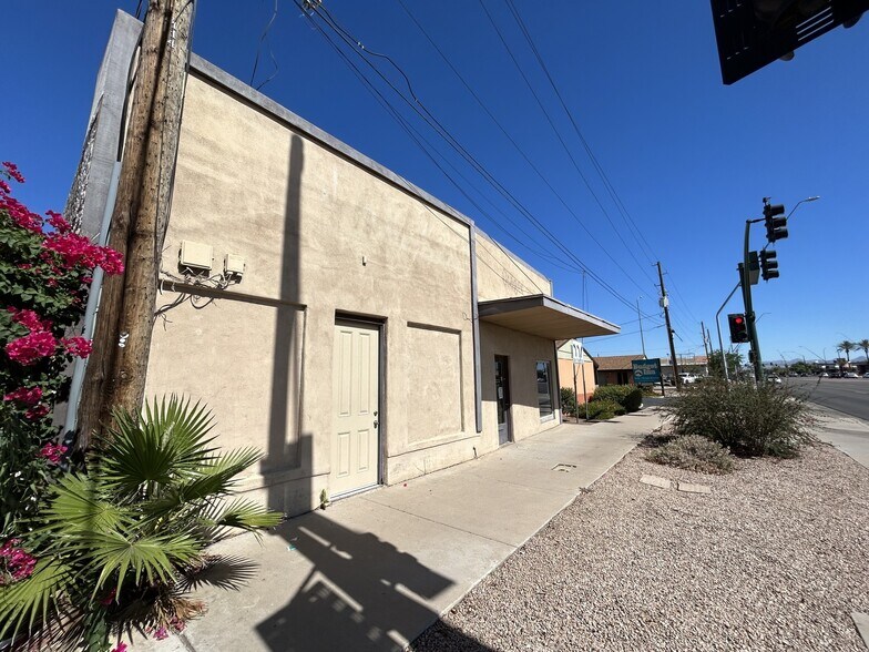 112 S Country Club Dr, Mesa, AZ à vendre - Photo de l’immeuble – Image 2 sur 11