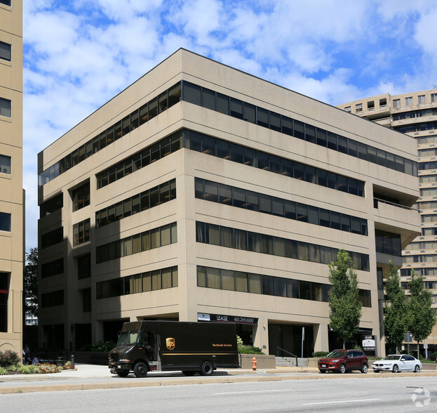 555 Fairmount Ave, Towson, MD à louer - Photo de l’immeuble – Image 3 sur 8