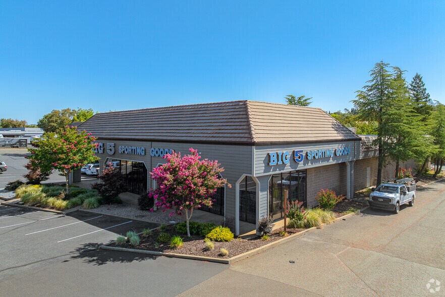 2560-2576 Grass Valley Hwy, Auburn, CA à vendre - Photo principale – Image 1 sur 23