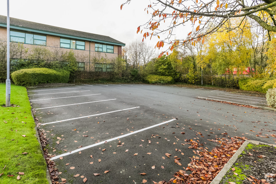 Chester Rd, Runcorn à vendre - Photo de l’immeuble – Image 3 sur 3
