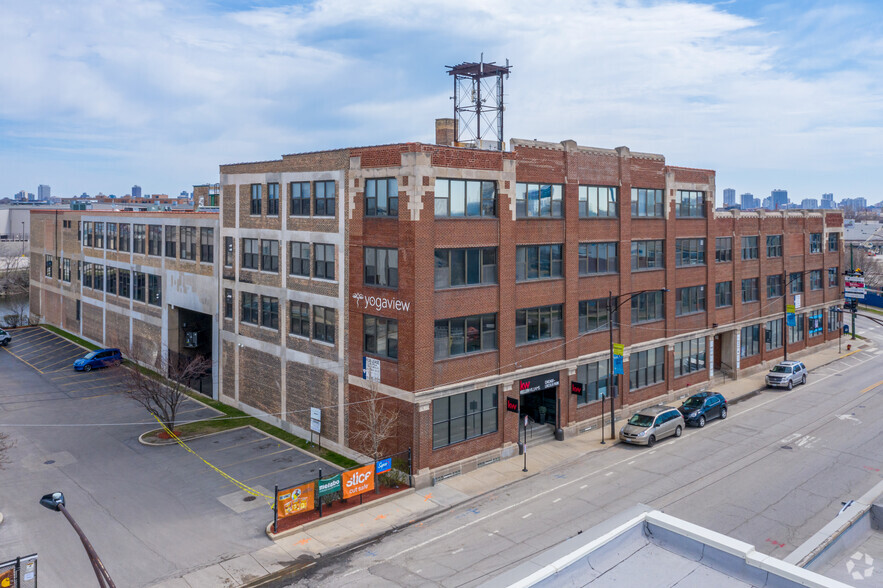 2211 N Elston Ave, Chicago, IL à louer - Photo de l’immeuble – Image 1 sur 4