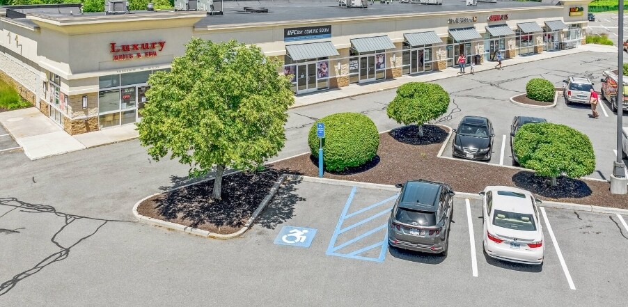 225-273 Wilbur Cross Hwy, Berlin, CT à louer - Photo de l’immeuble – Image 2 sur 15