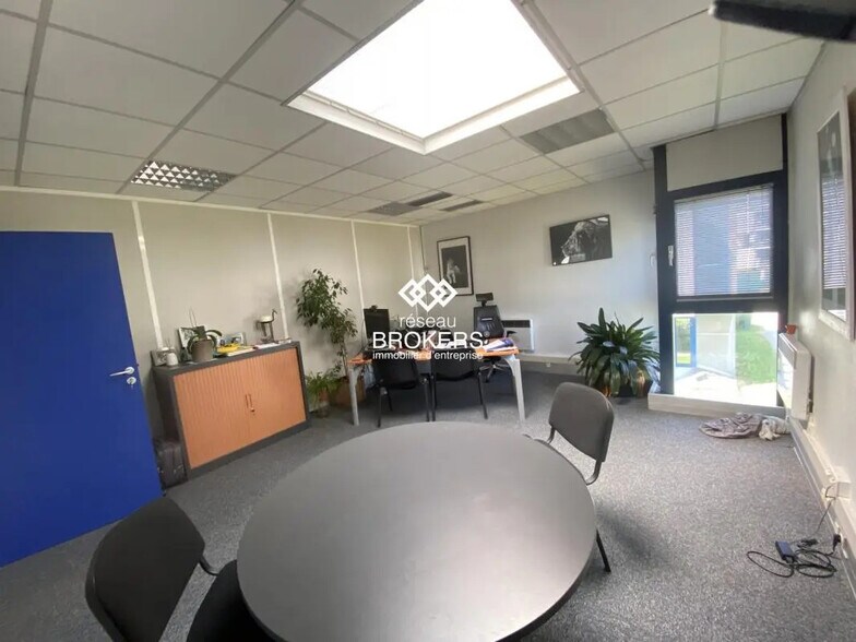 Bureau dans Montbonnot-Saint-Martin à vendre - Photo de l’immeuble – Image 3 sur 19