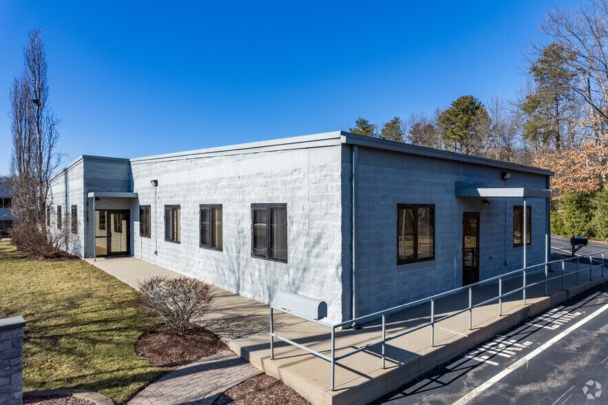 1296 Park East Dr, Woonsocket, RI à louer - Photo principale – Image 1 sur 23