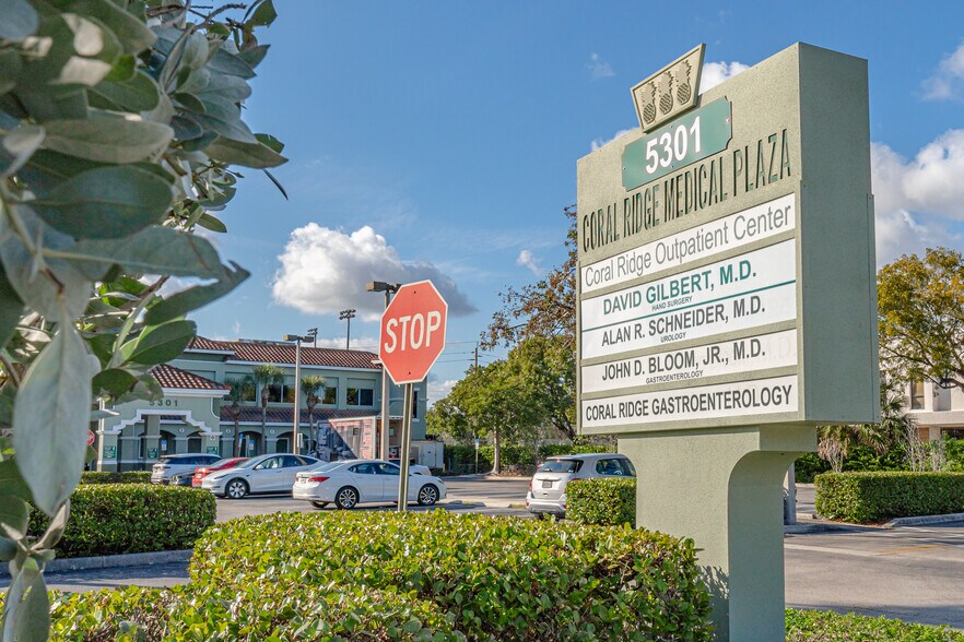 5301 N Dixie Hwy, Fort Lauderdale, FL à louer - Photo de l’immeuble – Image 3 sur 8