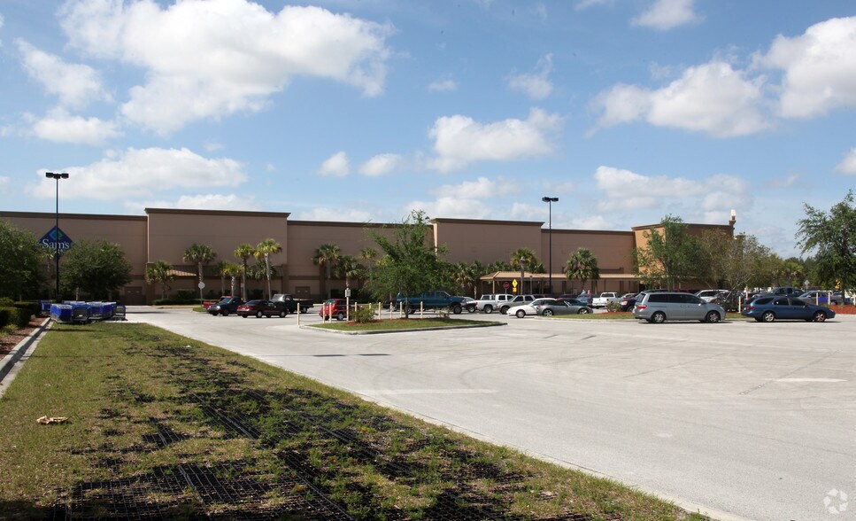 13050-13088 Cortez Blvd, Spring Hill, FL à louer - Photo de l’immeuble – Image 2 sur 6