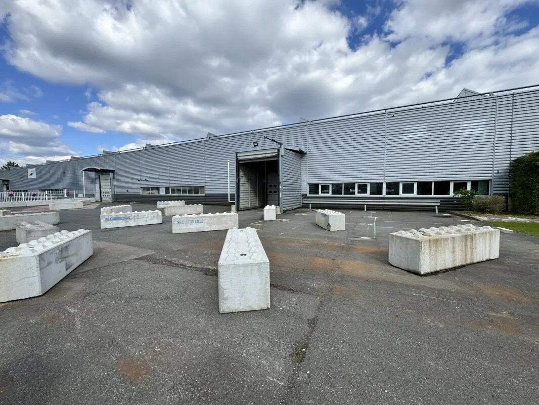 Local d’activités dans Sartrouville à louer Photo principale– Image 1 sur 4