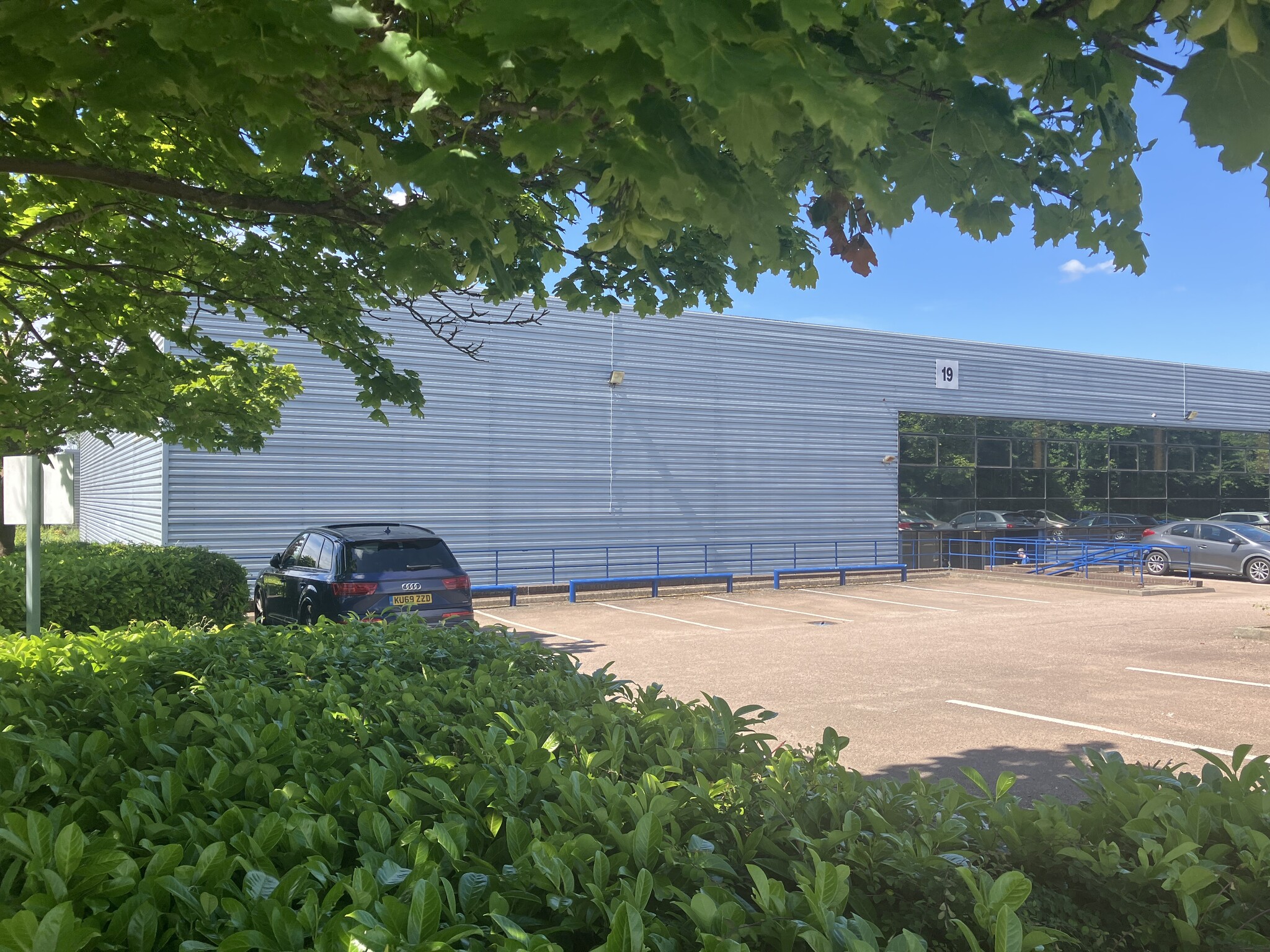 19-21 Tanners Dr, Milton Keynes à louer Photo de l’immeuble– Image 1 sur 4