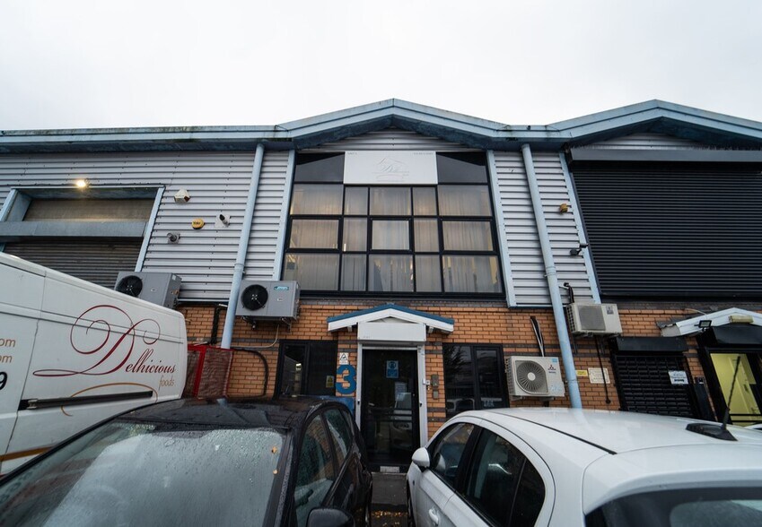Bridge Rd, Southall à vendre - Photo principale – Image 1 sur 6