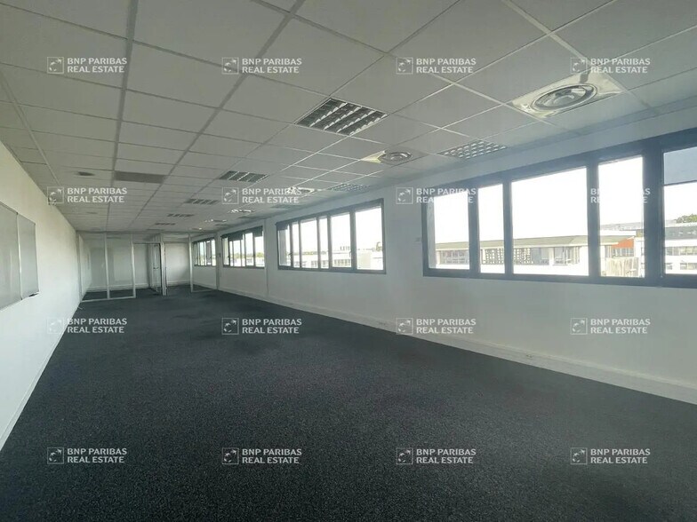 Bureau dans Saint-Grégoire à vendre - Photo intérieure – Image 3 sur 7