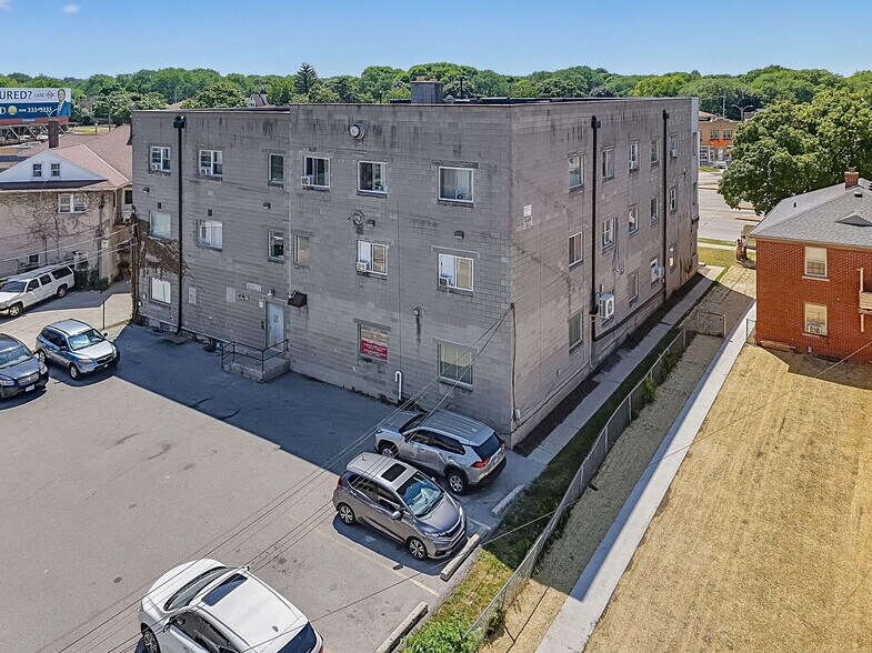 3500 N Sherman Blvd, Milwaukee, WI à vendre - Photo de l’immeuble – Image 2 sur 44