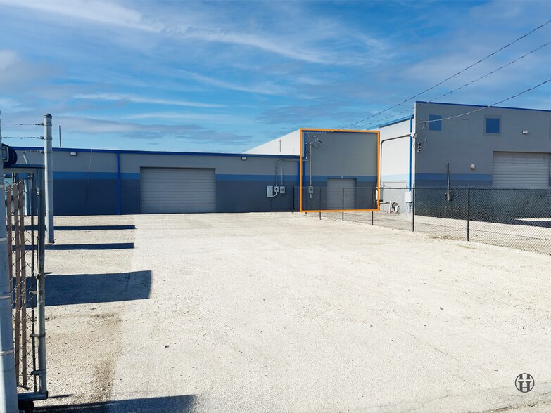 4330 Hull St, Indianapolis, IN à louer - Photo de l’immeuble – Image 2 sur 8