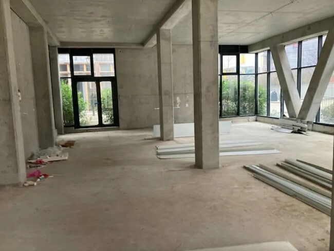 Plus de détails pour Local commercial à vendre