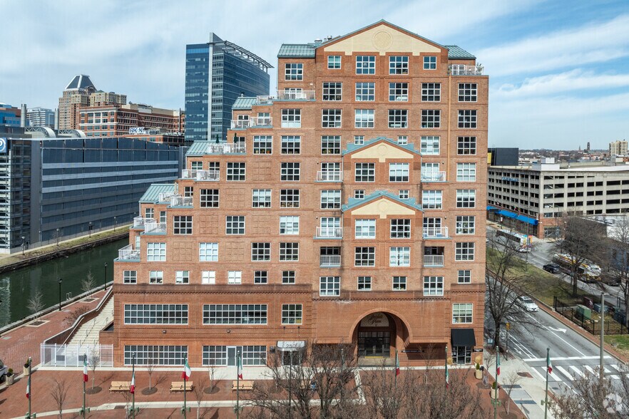 729 E Pratt St, Baltimore, MD à louer - Photo de l’immeuble – Image 2 sur 9