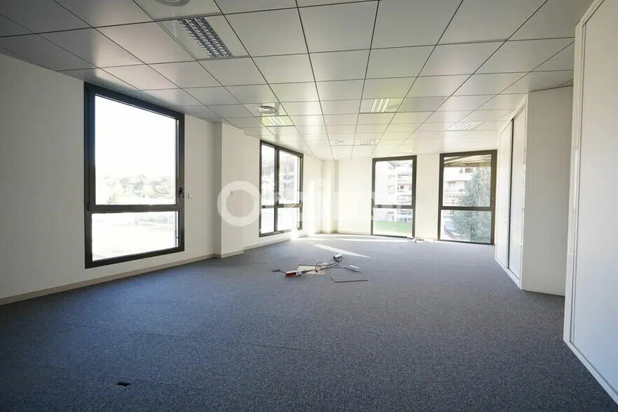 Bureau dans Lyon à louer - Photo de l’immeuble – Image 1 sur 7