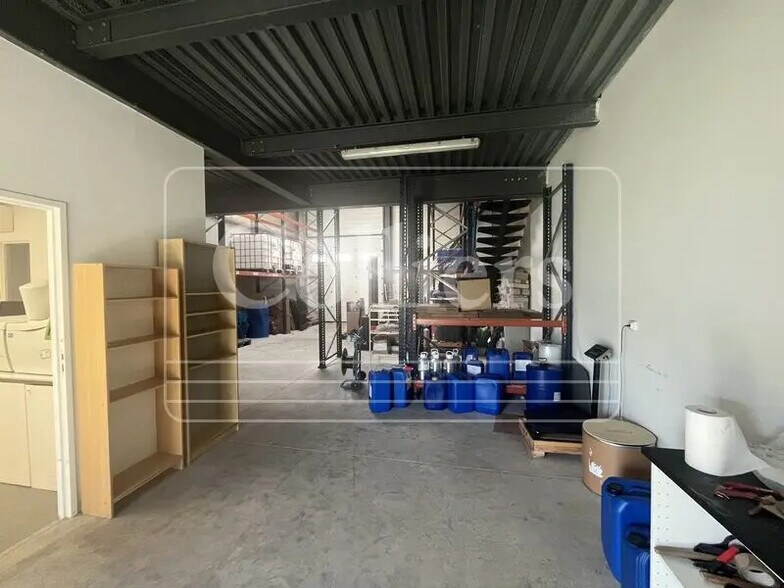 Local d’activités dans Aubagne à louer - Photo intérieure – Image 3 sur 4