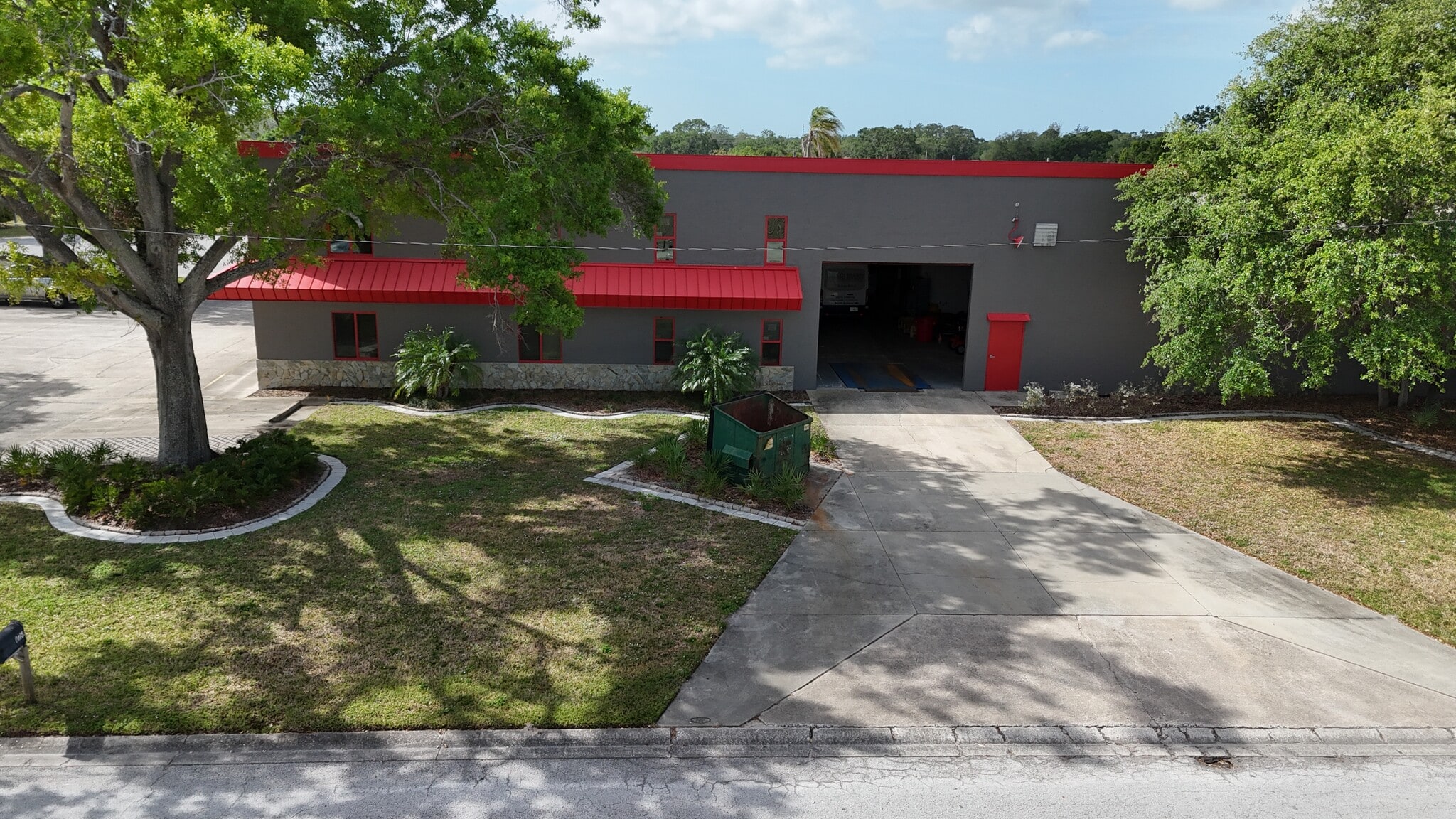 10750 Endeavour Way, Seminole, FL à louer Photo de l’immeuble– Image 1 sur 8