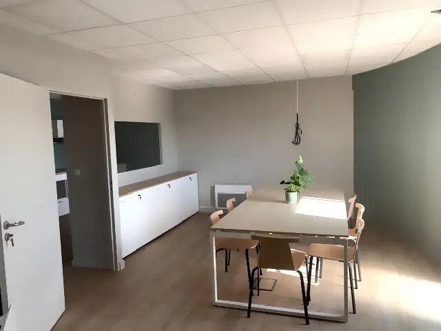 Bureau dans Séné à louer - Photo de l’immeuble – Image 3 sur 5