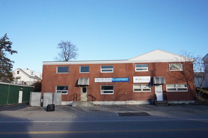 83-85 Power Rd, Pawtucket, RI à louer - Photo de l’immeuble – Image 1 sur 8