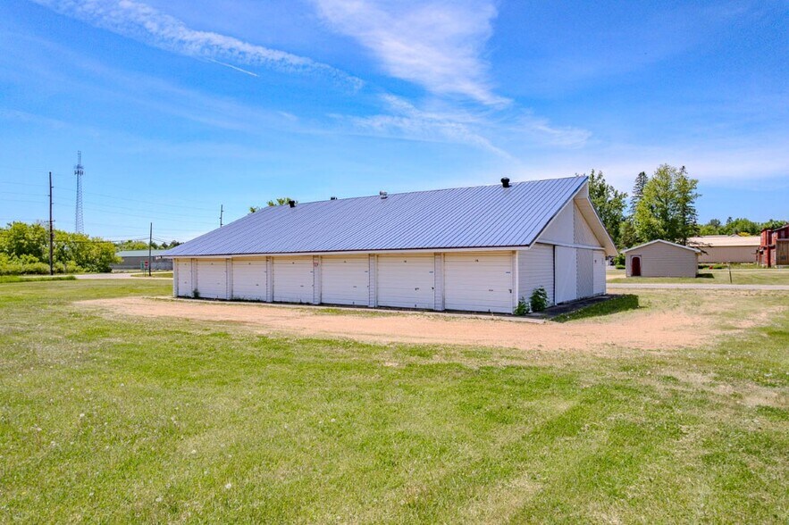 350 Mill St, Birnamwood, WI à vendre - Photo de l’immeuble – Image 2 sur 13
