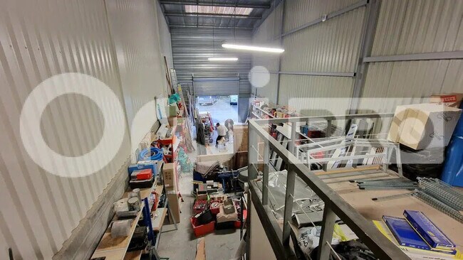 Plus de détails pour Local d’activités à vendre