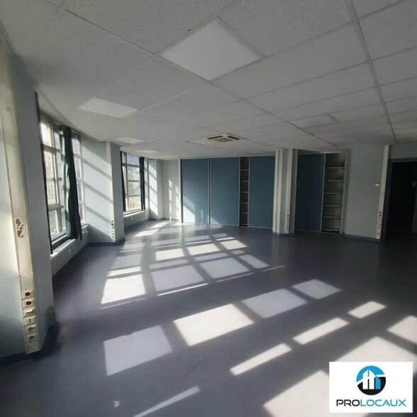 Bureau dans Grenoble à vendre - Photo de l’immeuble – Image 2 sur 9