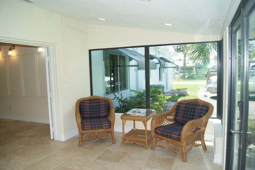 766 SE 5th Ave, Delray Beach, FL à louer - Photo de l’immeuble – Image 3 sur 5