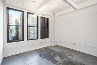 575 8th Ave, New York, NY à louer Photo intérieure– Image 1 sur 5