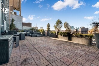 31-19 Newtown Ave, Astoria, NY à louer Photo intérieure– Image 2 sur 15